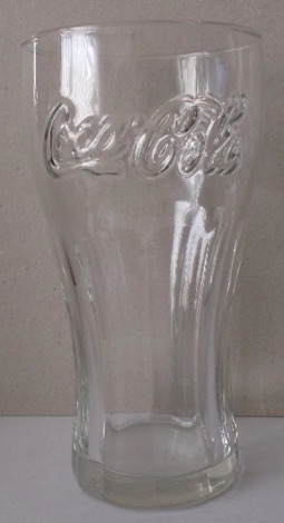 03296-3 € 3,00 ccoa cola glas letters relief H16 D8 cm.jpeg